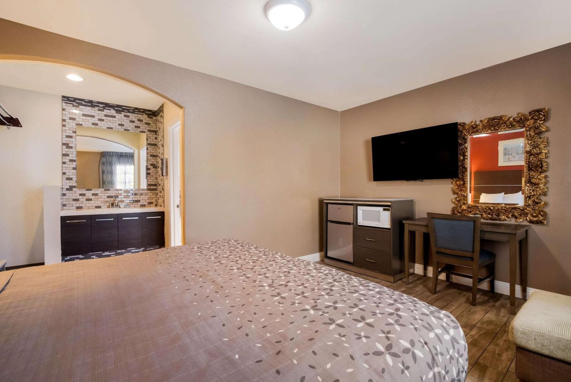 Rodeway Inn Near Coachella Индио Экстерьер фото